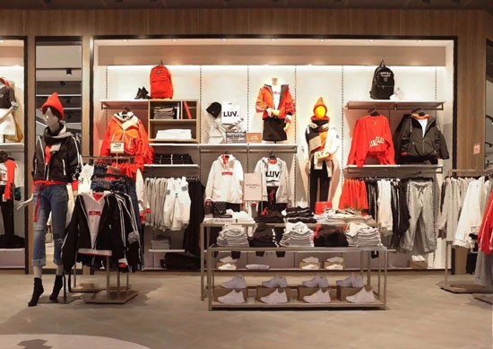 排兵布阵抢占95后流量 森马服饰一直在路上3.jpg