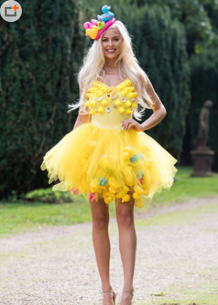 英国举行英格兰小姐选美 众多佳丽穿环保主题服装亮相2.png