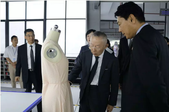 优衣库董事长柳井正：来江苏了！去了这两家服装厂！1.png