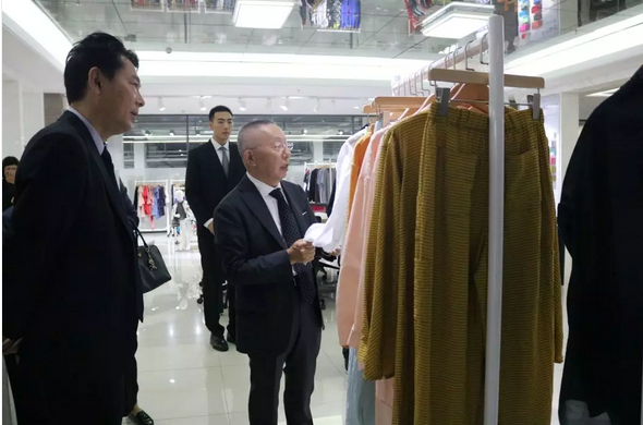 优衣库董事长柳井正：来江苏了！去了这两家服装厂！3.png