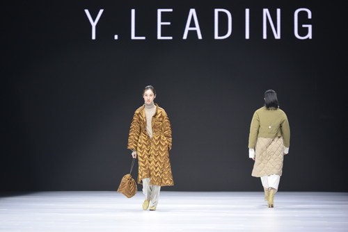   设计师王凤：与服装结为挚友1.jpg