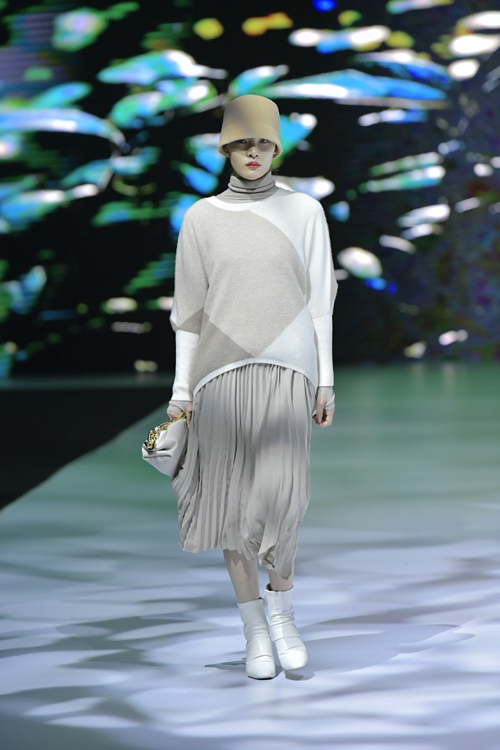   设计师王凤：与服装结为挚友3.jpg