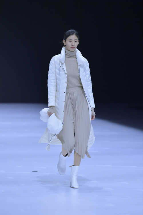   设计师王凤：与服装结为挚友4.jpg